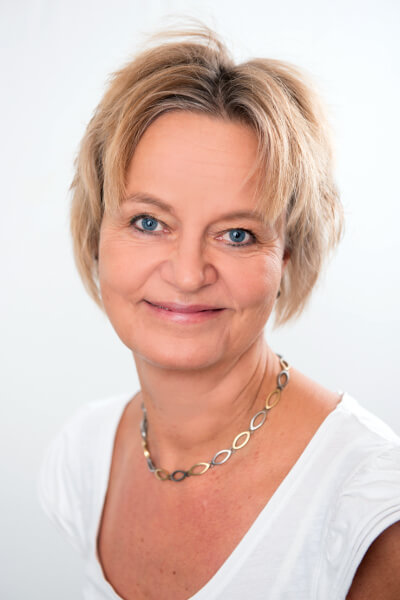 Dr. med. Angela Eger